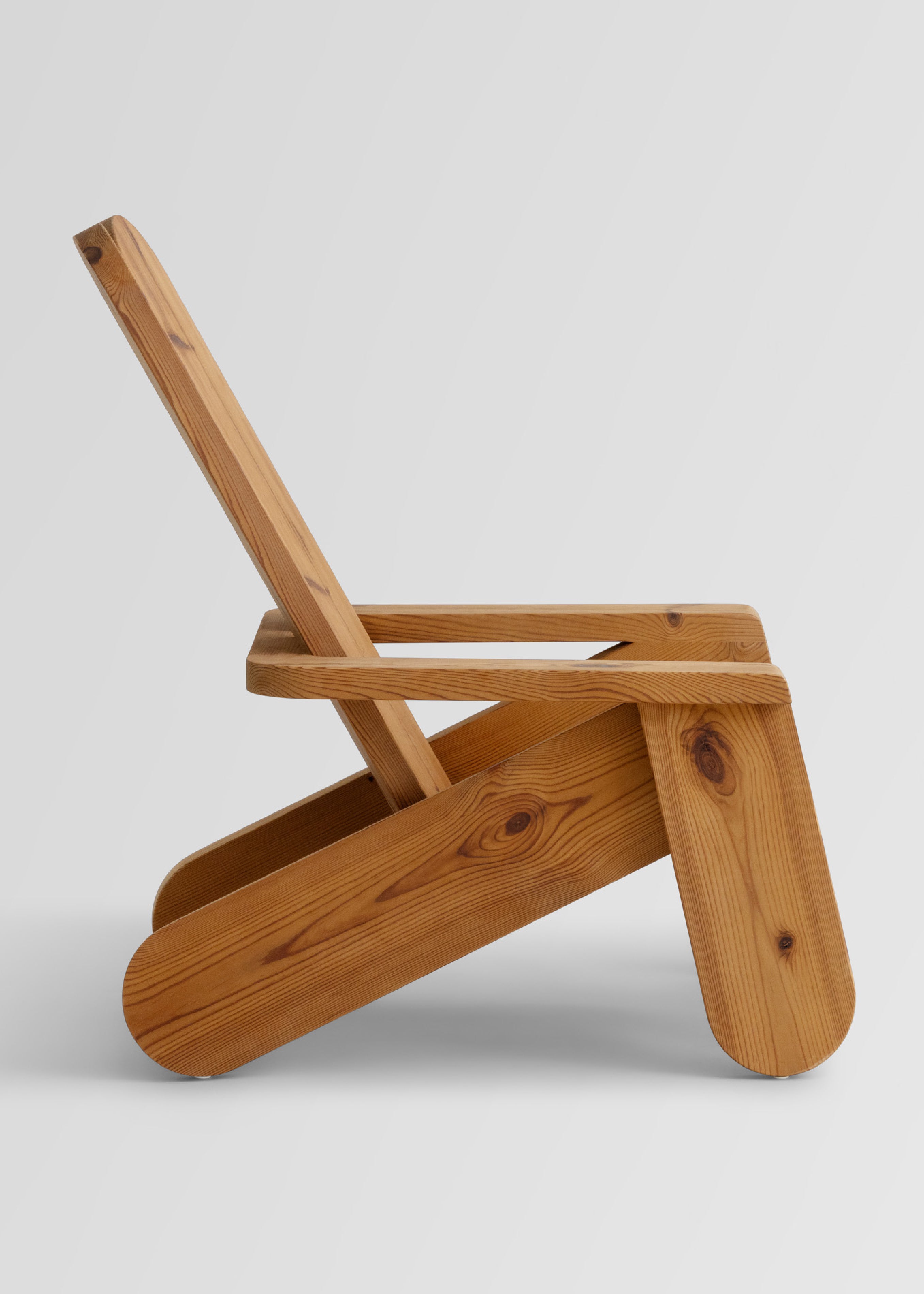 015 Peace Outdoor Lounge Chair by Faye Toogood – Vaarnii