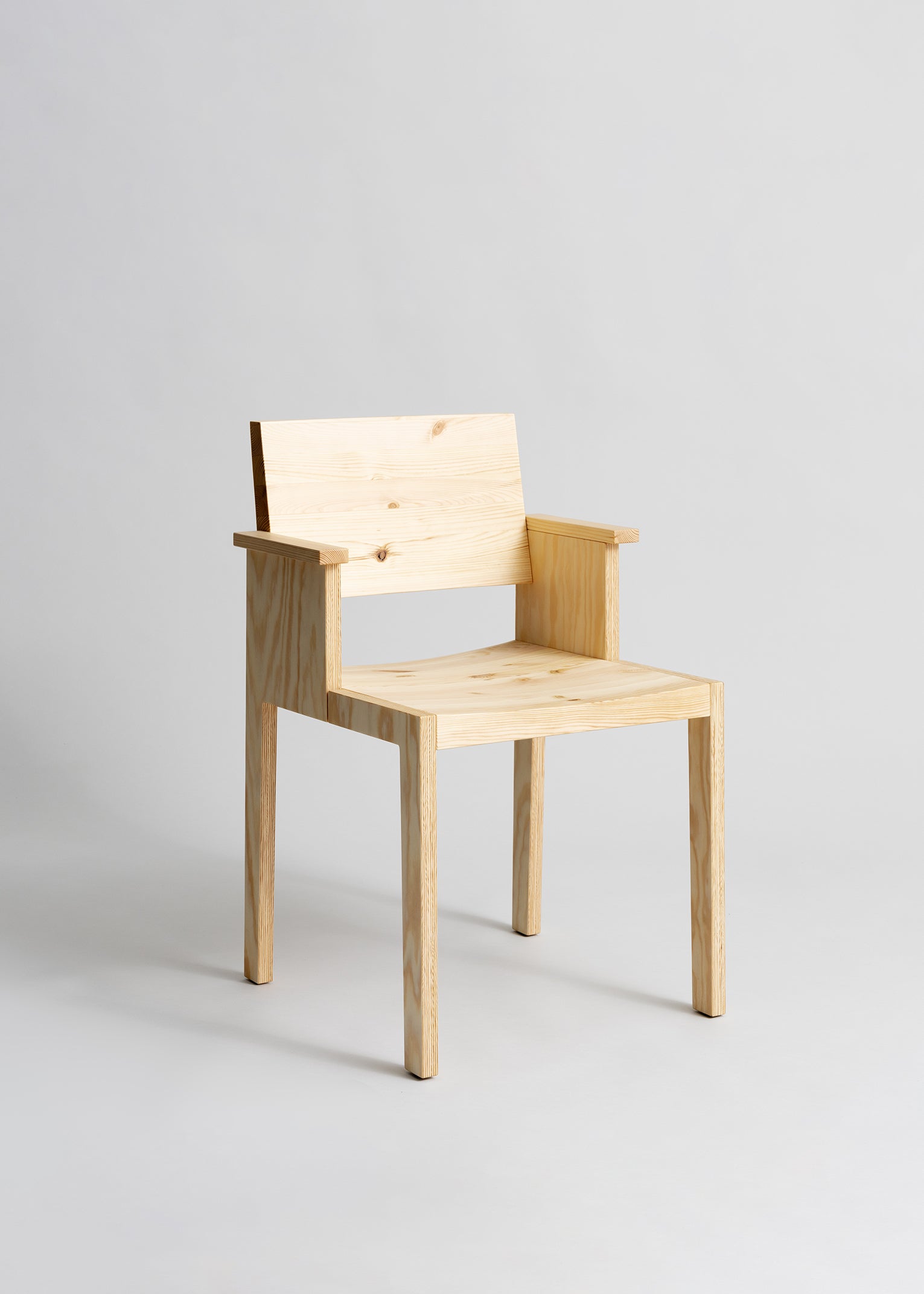 016 Maasto Dining Armchair Files