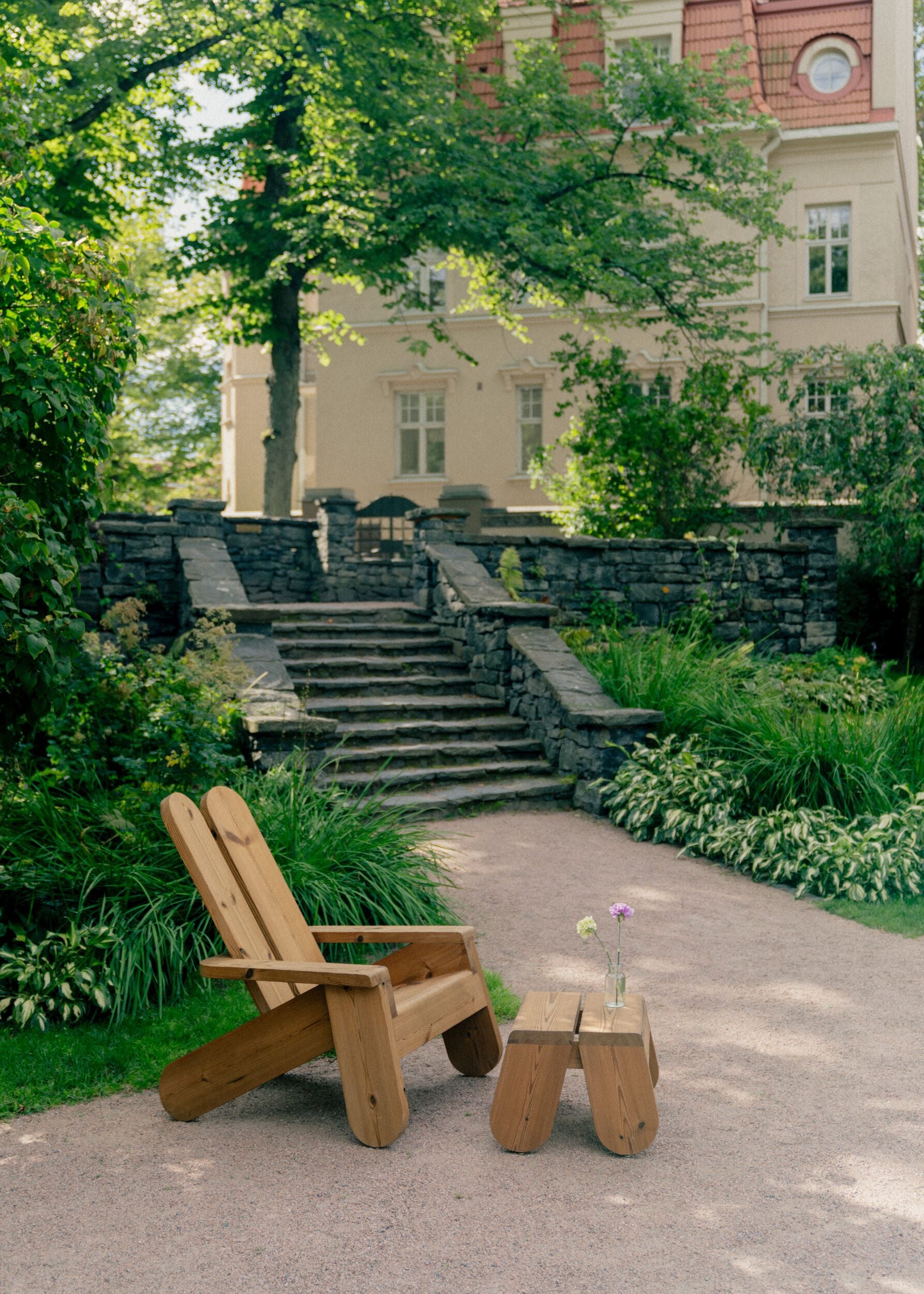 015 Peace Outdoor Lounge Chair by Faye Toogood – Vaarnii