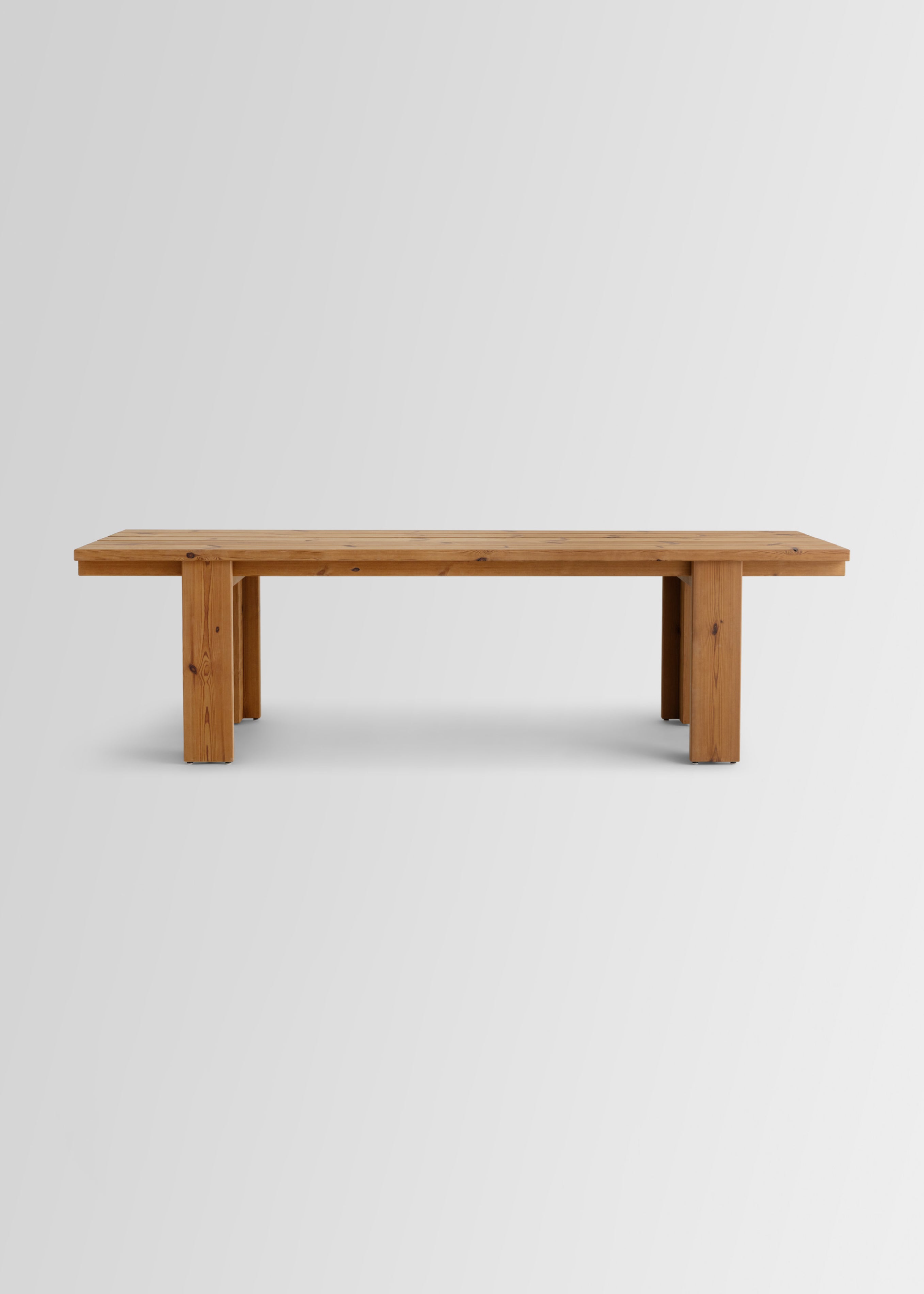 013 Osa Outdoor Dining Table