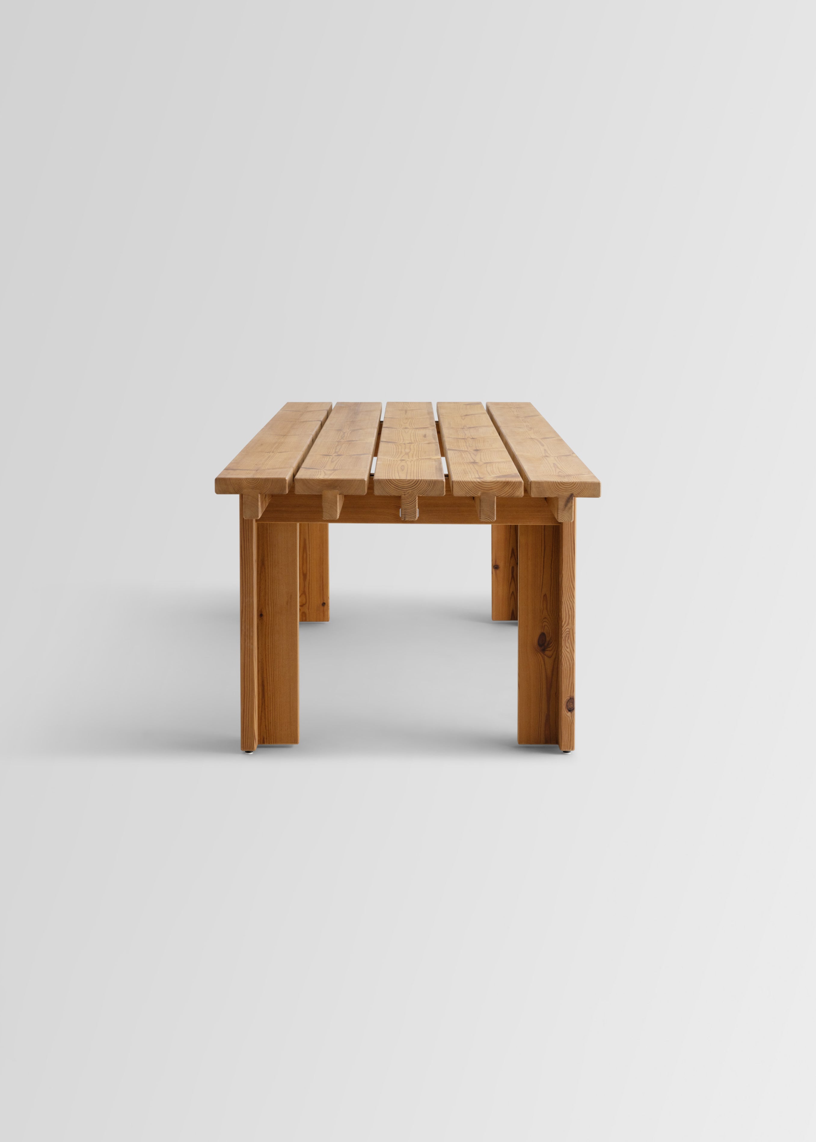 013 Osa Outdoor Dining Table