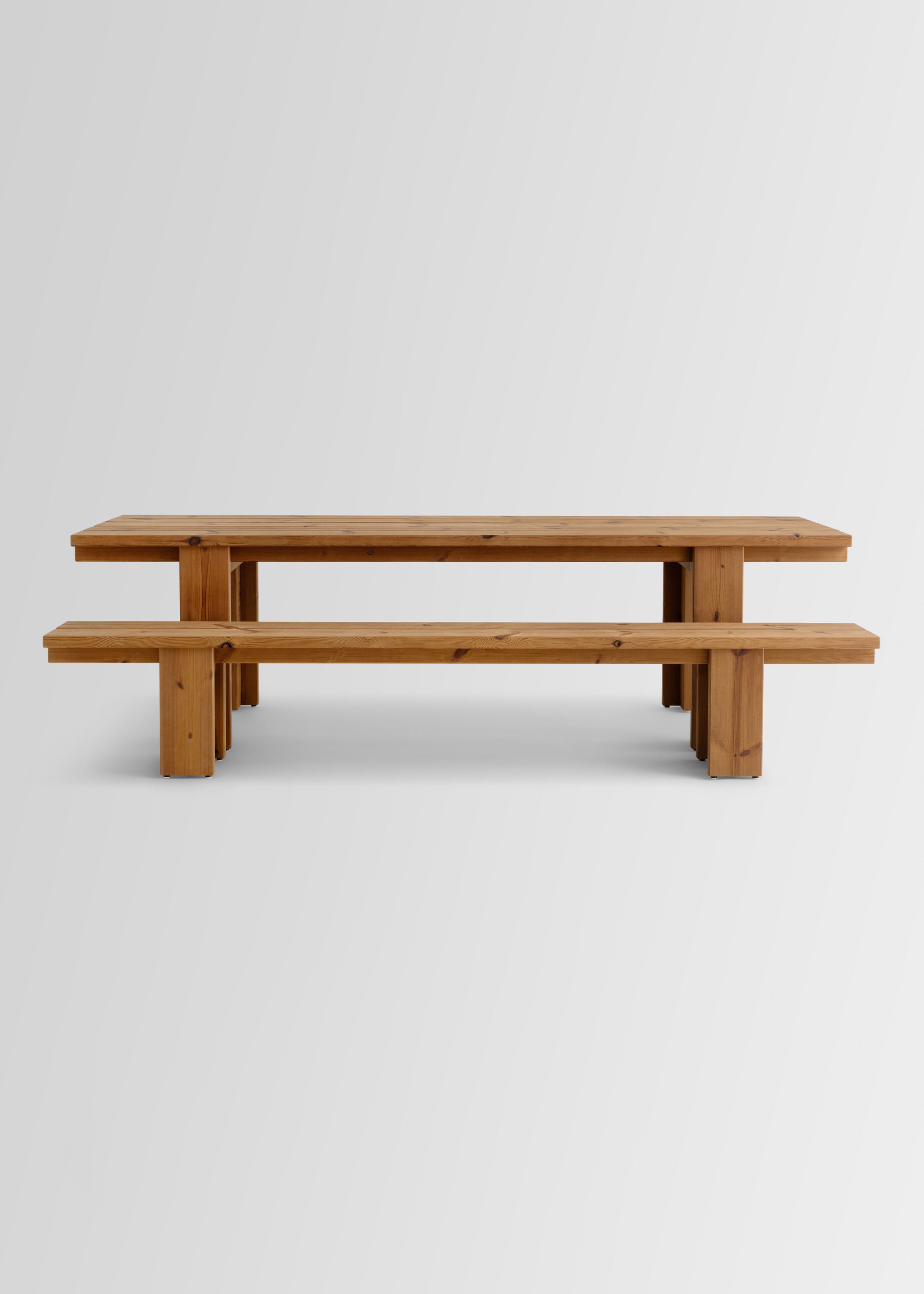 013 Osa Outdoor Dining Table