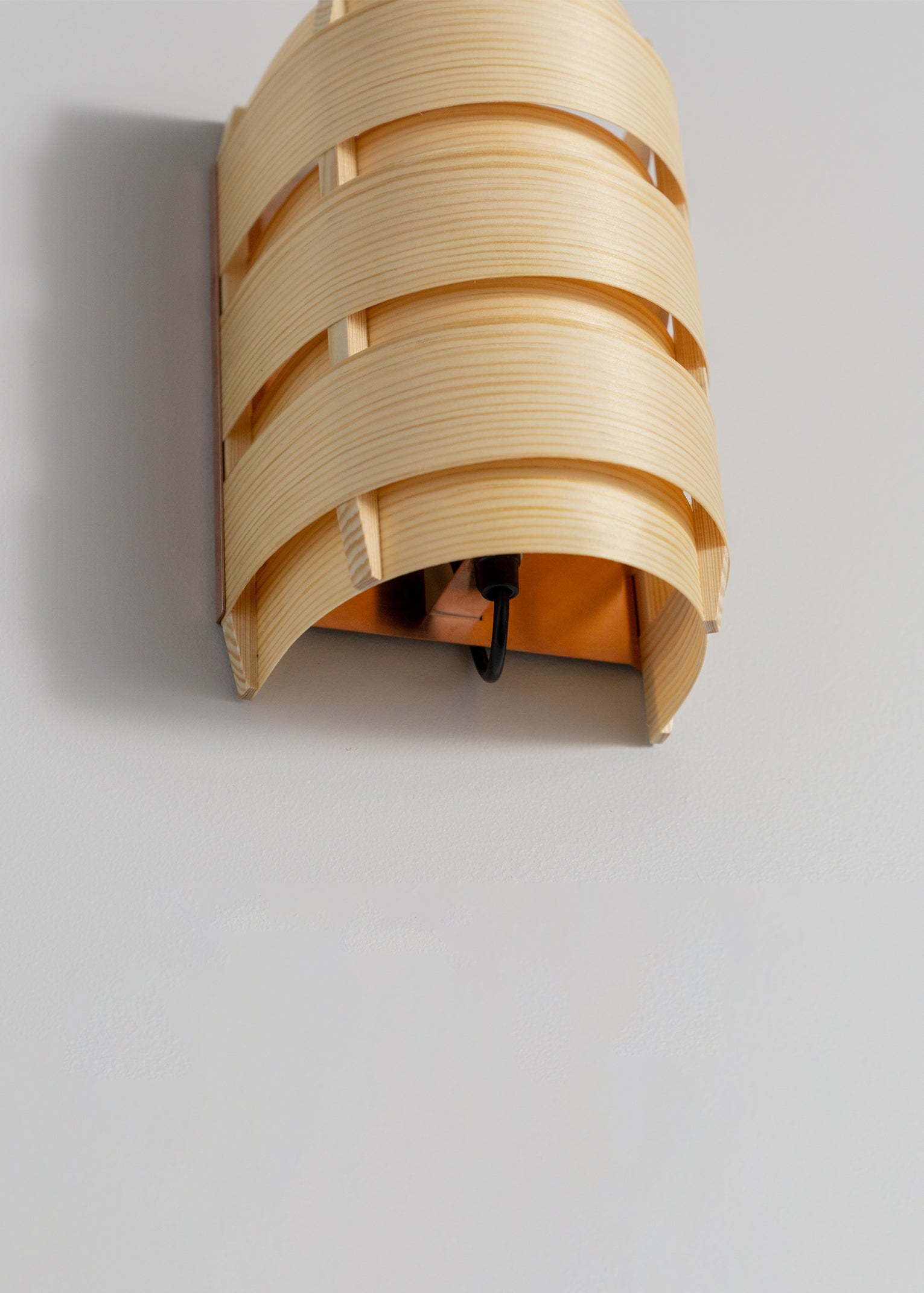 1004 Hans Wall Light